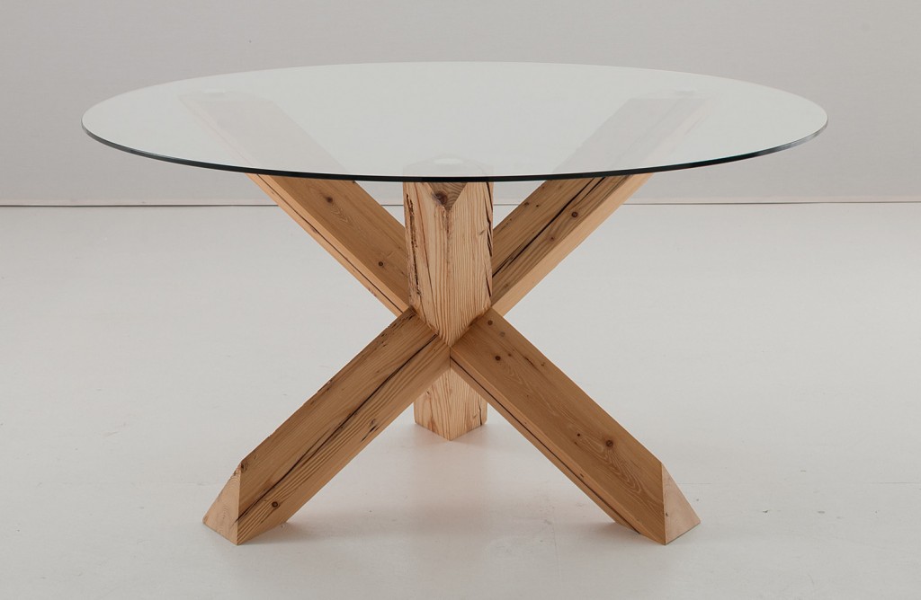 Tavolo moderno Lord in legno massello con piano trasparente
